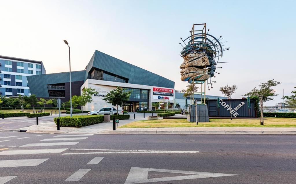 Menlyn Maine Residence Unit 1419 Pretoria Exterior foto